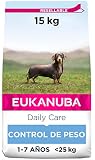 Eukanuba Daily Care Alimento seco para perros adultos de raza pequeña y mediana, receta de control de peso con pollo fresco 15 kg