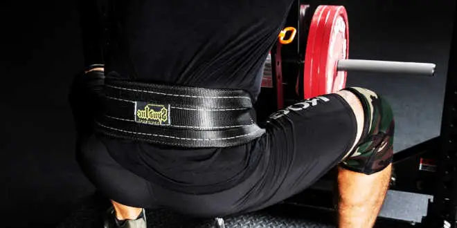Photo of Los beneficios de usar un cinturón de pesas para levantar peso si se usa adecuadamente
