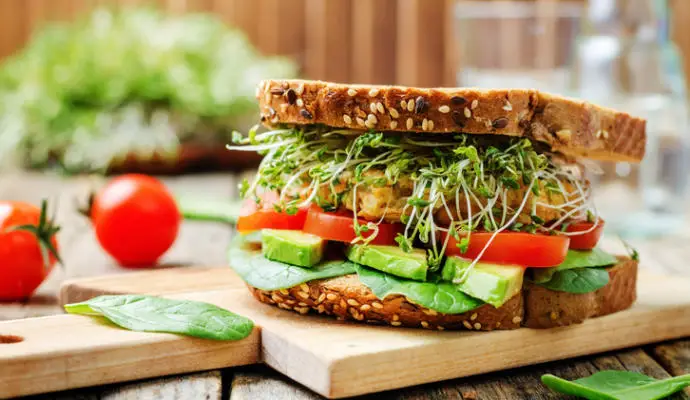 Photo of Cómo cambiar el pan por opciones de sándwiches más saludables